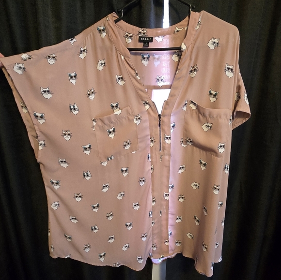 Torrid top - Picture 2 of 4